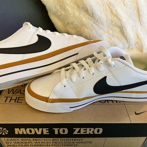 Nike Court Legacy
